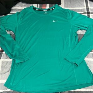 Women’s Nike Teal Long Sleeve Running T-Shirt!